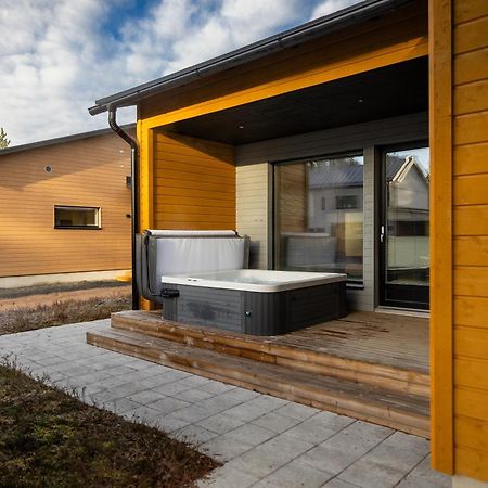 Premium Lapland Villa With Jaguzzi โรวานิเอมิ ภายนอก รูปภาพ
