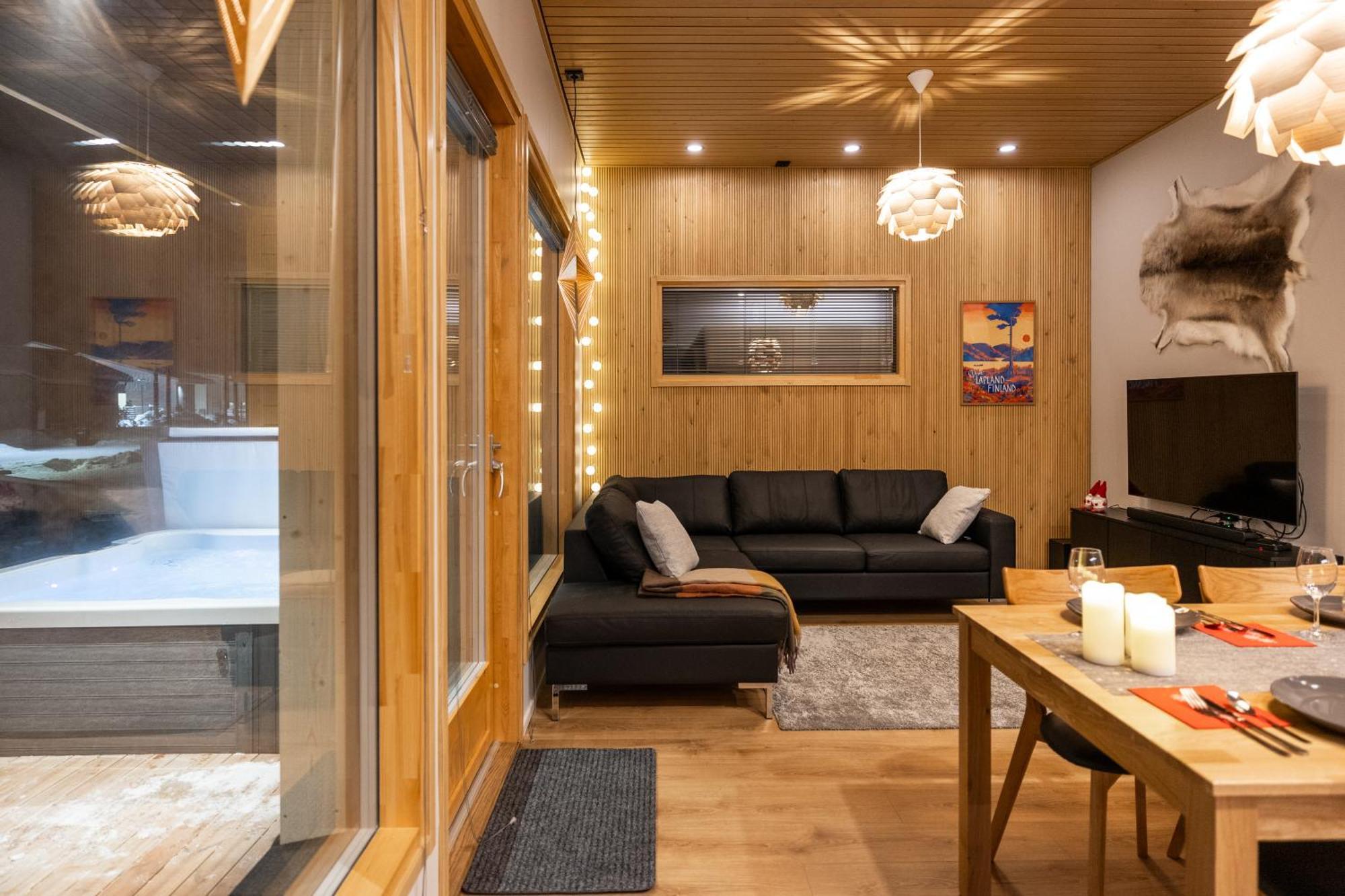 Premium Lapland Villa With Jaguzzi โรวานิเอมิ ภายนอก รูปภาพ