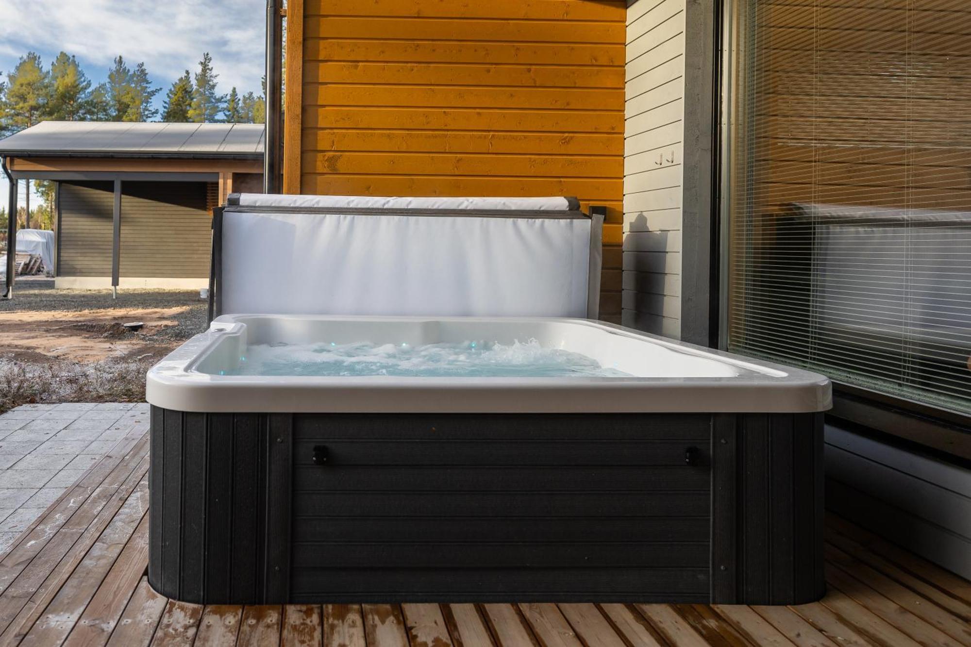 Premium Lapland Villa With Jaguzzi โรวานิเอมิ ภายนอก รูปภาพ